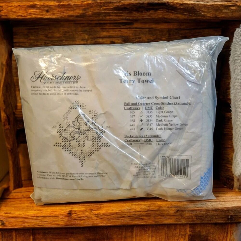 HERRSCHNERS Stamped Cross Stitch IRIS BLOOM Terry Towel NEW
